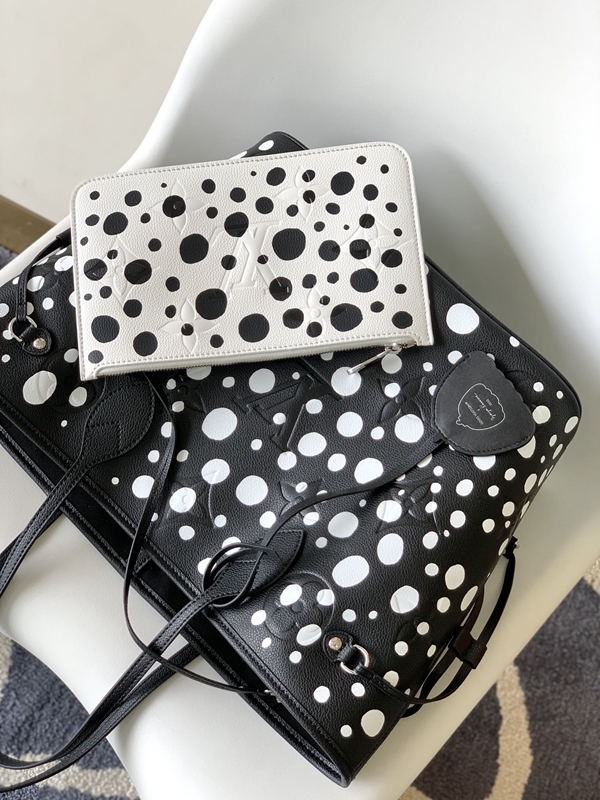 ルイヴィトンバッグ角部分ディテール